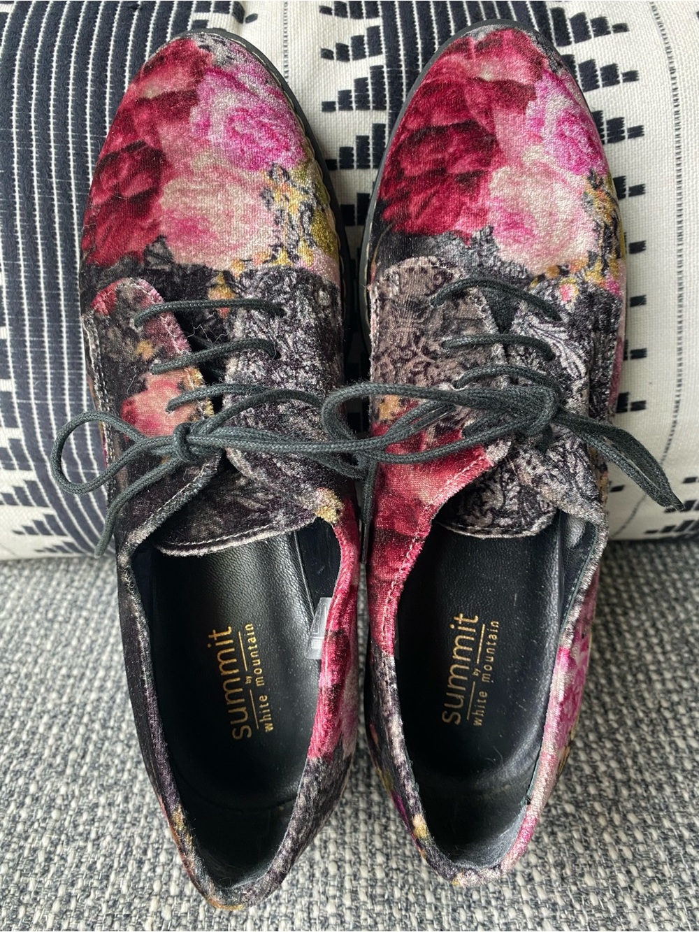 Summit by White Mountain Floral Velvet Platform - Picture 10 of 17